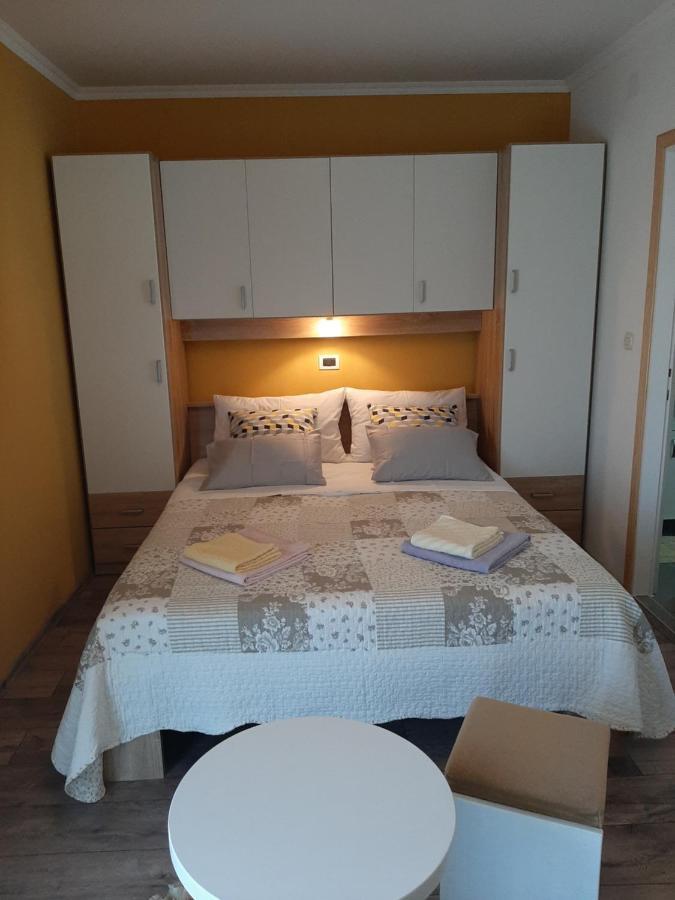 Rooms Neda Rab Town Extérieur photo